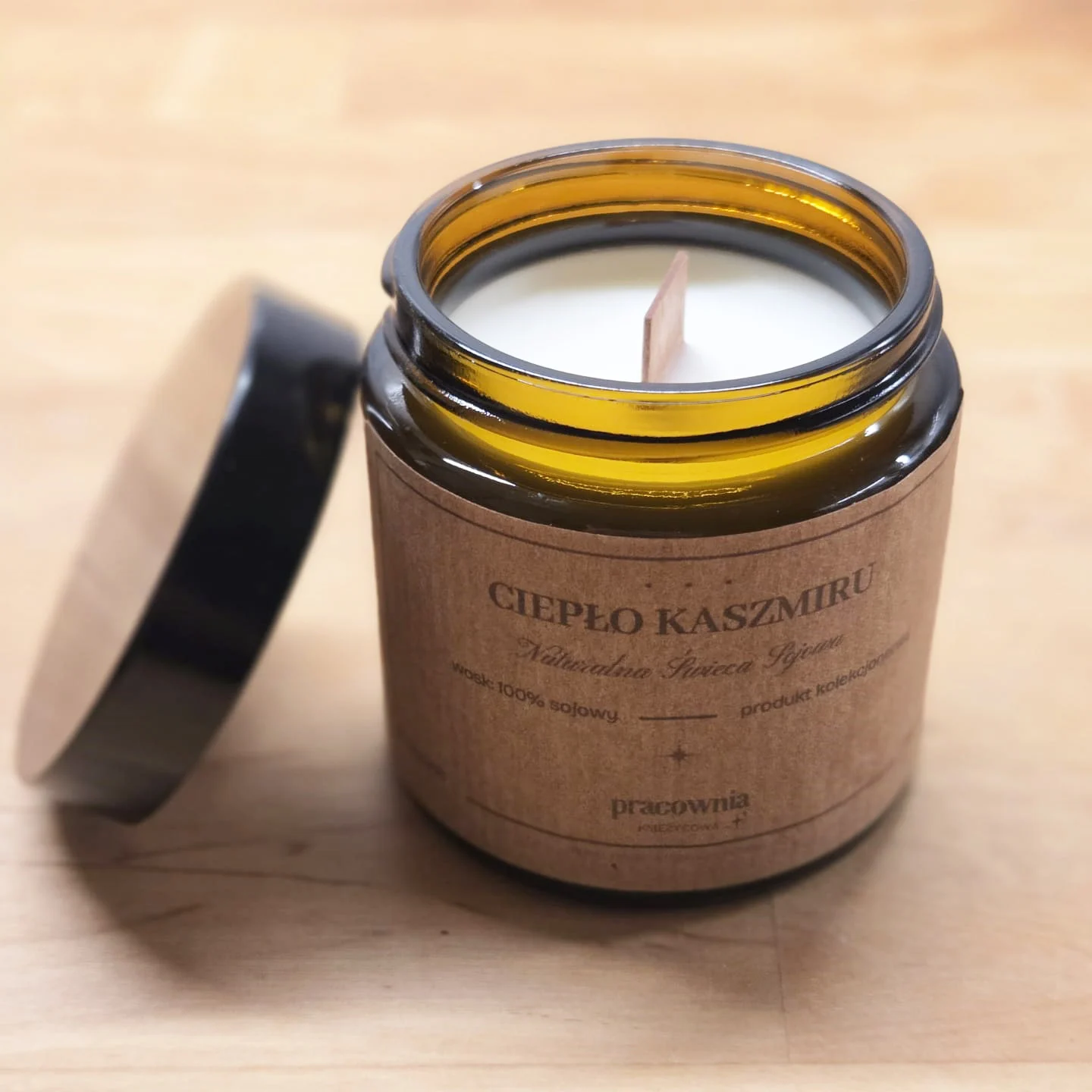 Ciepło kaszmiru - świeca sojowa w ciemnym szkle